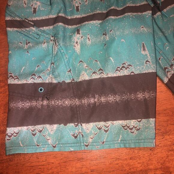 Pelagic Board Shorts Mens 36 Green Sharkskin Tech Pockets Drawstring Fish - Picture 3 of 10